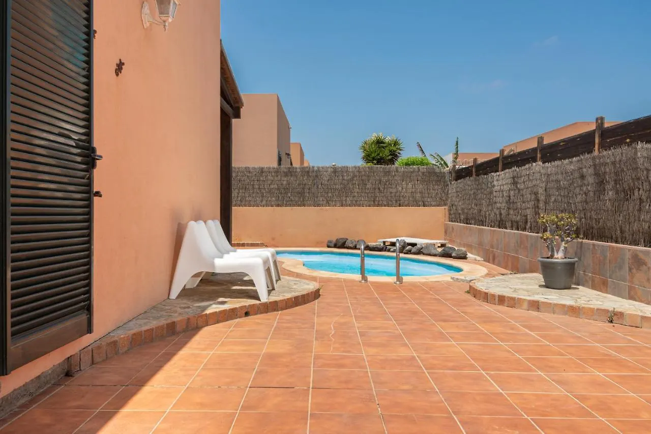 Lovely 2-Bed Villa In Corralejo Fuerteventura