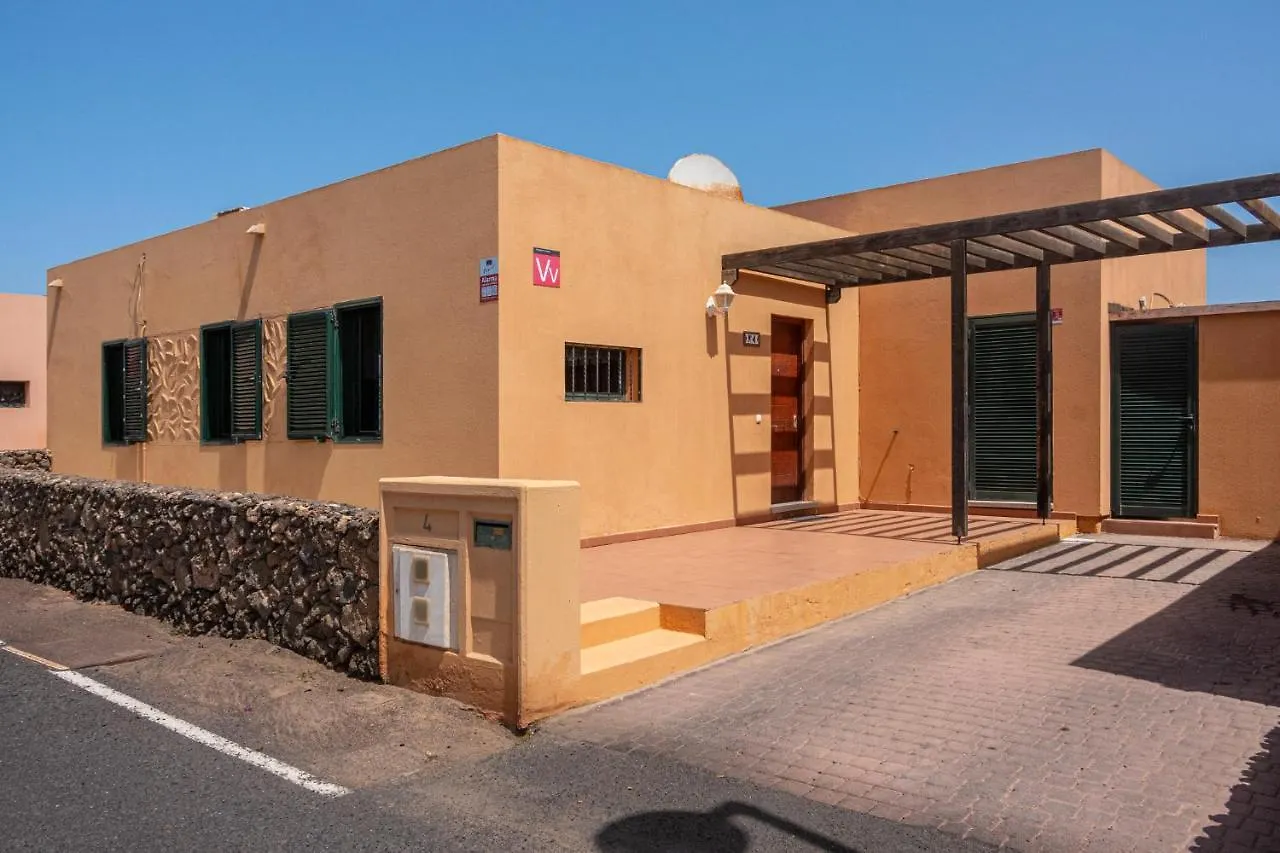 Lovely 2-Bed Villa In Corralejo Fuerteventura 0*,  Španělsko
